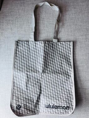 Lululemon White/Tan Reusable Bag